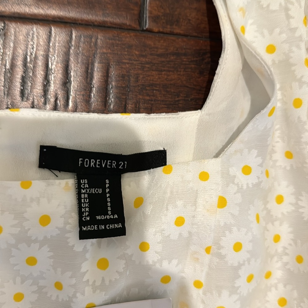 Women’s S Forever 21 daisy dress - Picture 4 of 5